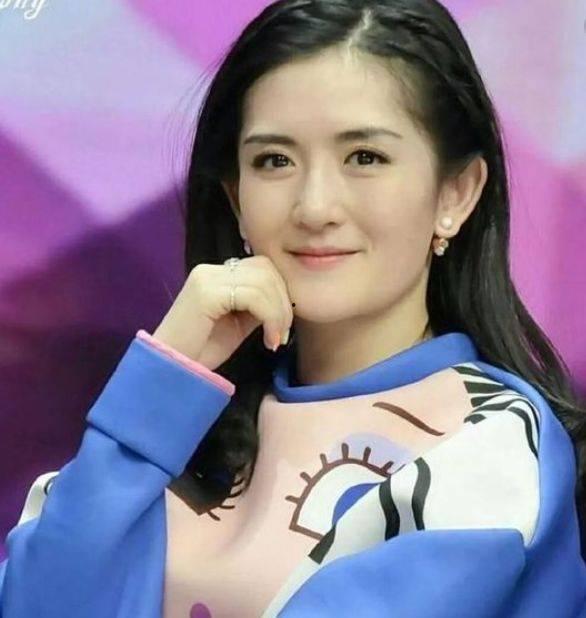 爱豆吃瓜娱乐酱谢娜,爱豆吃瓜娱乐酱，揭秘娱乐圈幕后故事  第1张